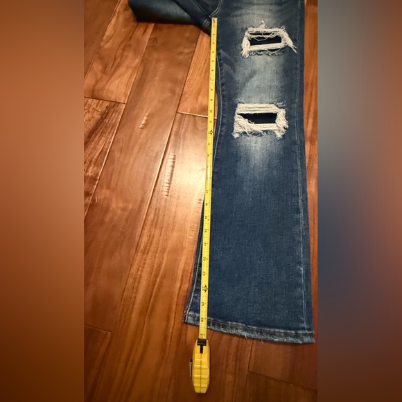 Risen Jeans High Rise Patched Ankle
Flares size 3/26 - Picture 7 of 13